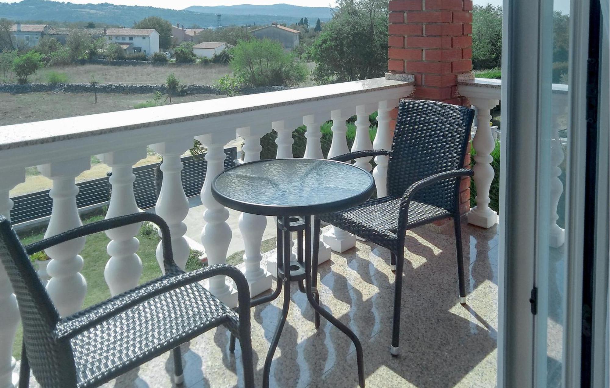 2 Bedroom Lovely Apartment In Labin 拉宾 外观 照片