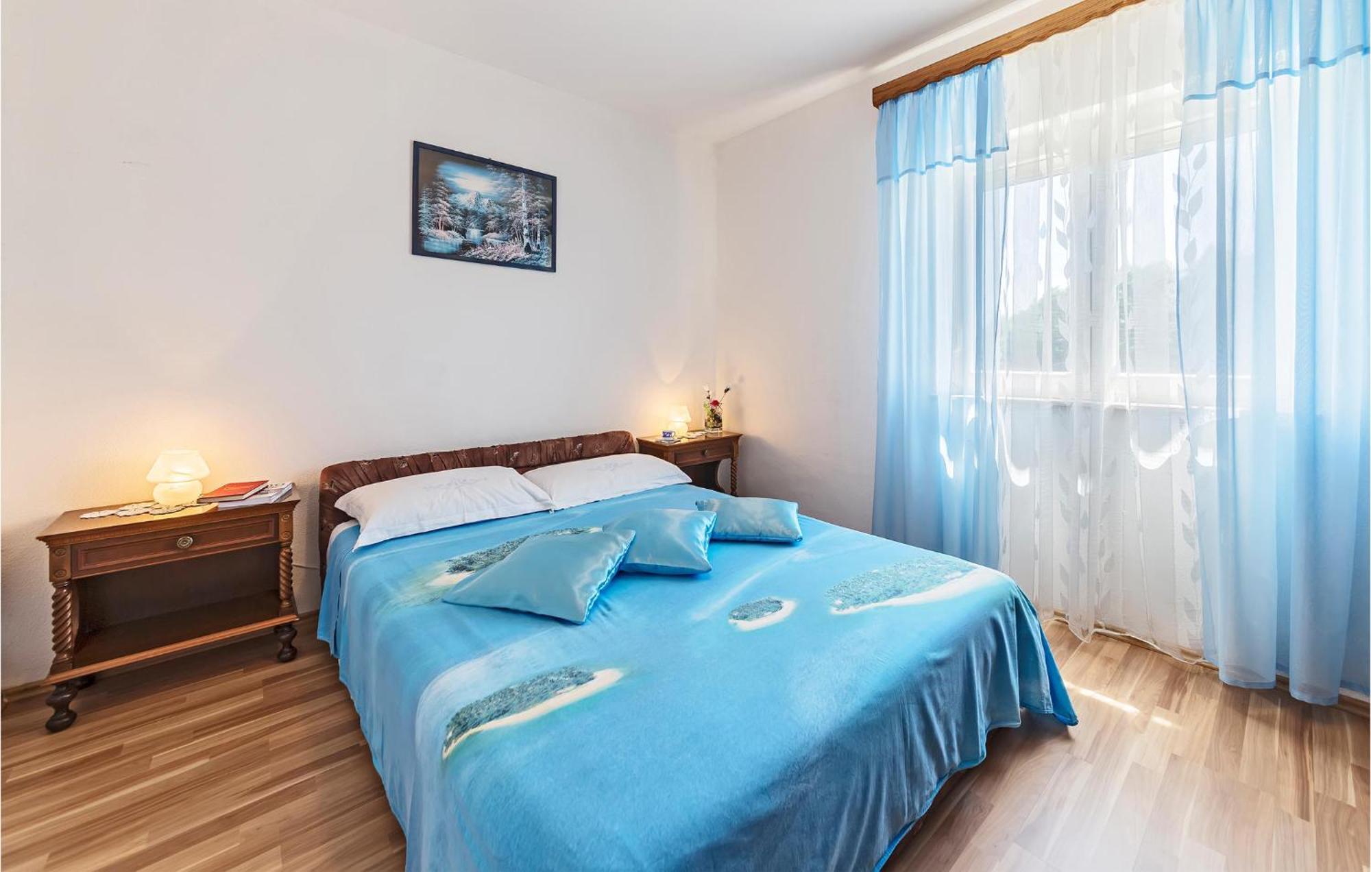 2 Bedroom Lovely Apartment In Labin 外观 照片