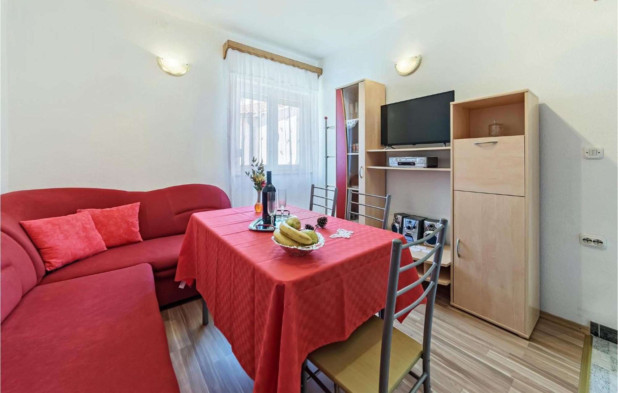 2 Bedroom Lovely Apartment In Labin 拉宾 外观 照片